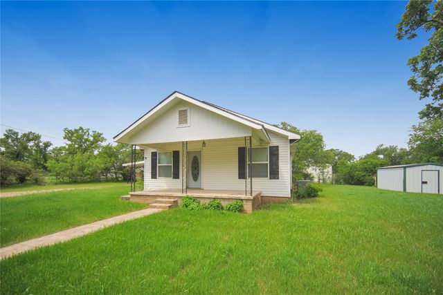 290 Burwick Road, Jacksboro, TX 76458