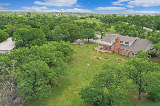 290 Burwick Road, Jacksboro, TX 76458