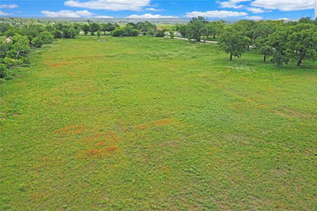 290 Burwick Road, Jacksboro, TX 76458