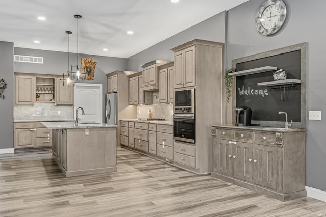 18111 Lima Road, Huntertown, IN 46748