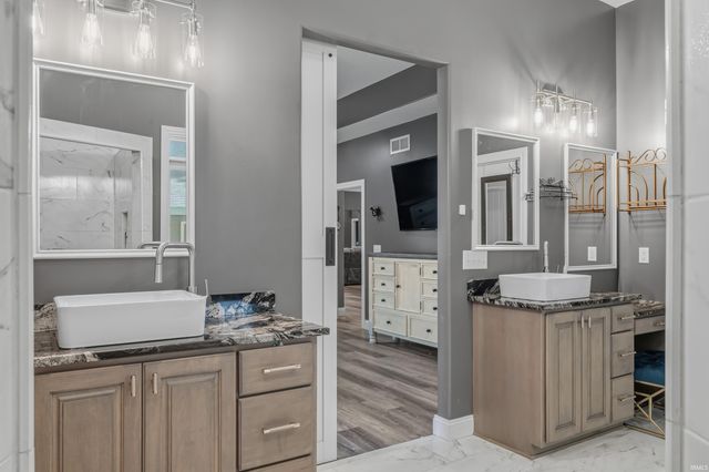 18111 Lima Road, Huntertown, IN 46748