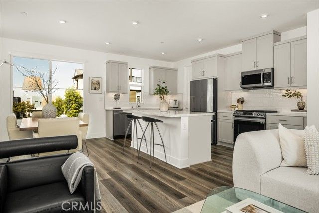 201 Lynx, Irvine, CA 92618