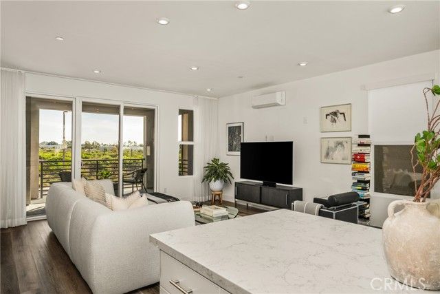 201 Lynx, Irvine, CA 92618