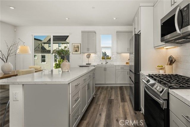 201 Lynx, Irvine, CA 92618