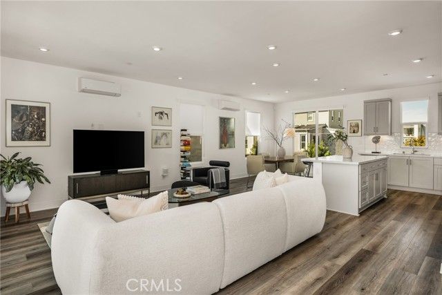 201 Lynx, Irvine, CA 92618