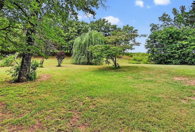 2869 Ranch Road, Whitesboro, TX 76273