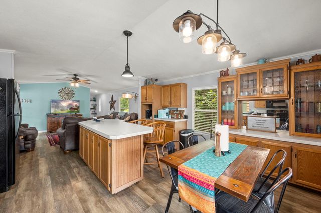 69 Key Largo Loop, Point Blank, TX 77364