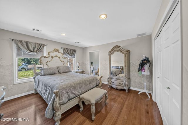 425 Iron Bridge Road, Freehold, NJ 07728