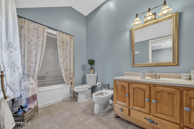 425 Iron Bridge Road, Freehold, NJ 07728