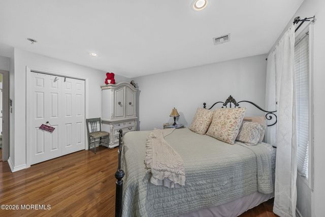 425 Iron Bridge Road, Freehold, NJ 07728