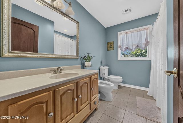 425 Iron Bridge Road, Freehold, NJ 07728