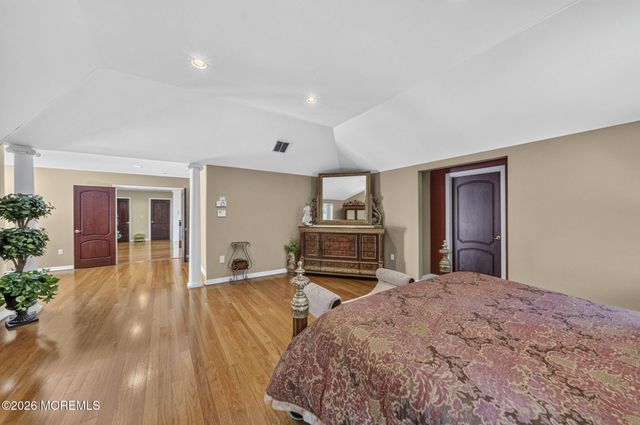 425 Iron Bridge Road, Freehold, NJ 07728