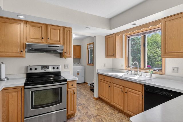 4577 Hunters Glen DRIVE, Sheboygan, WI 53083