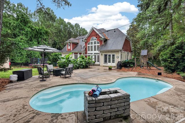 173 Yellow Jacket Circle, Mooresville, NC 28117