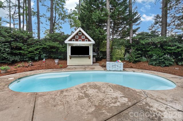 173 Yellow Jacket Circle, Mooresville, NC 28117