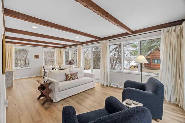 8508 Waters Edge Drive, Chanhassen, MN 55317