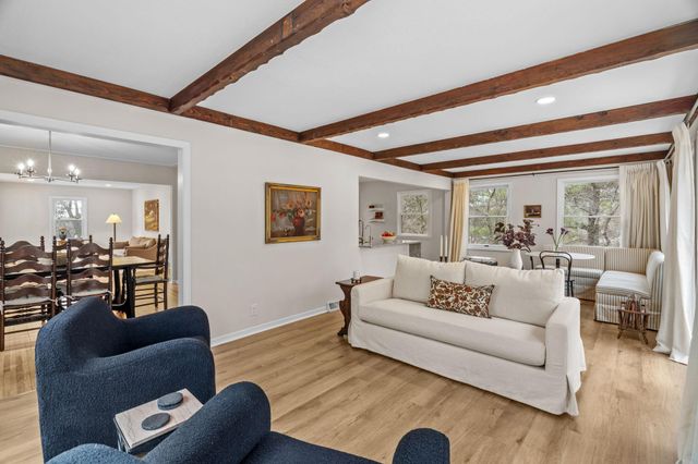 8508 Waters Edge Drive, Chanhassen, MN 55317