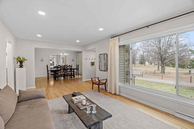 8508 Waters Edge Drive, Chanhassen, MN 55317