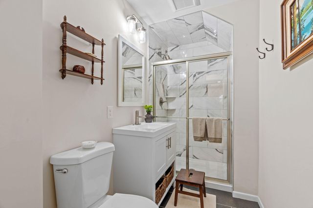 8508 Waters Edge Drive, Chanhassen, MN 55317