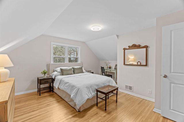 8508 Waters Edge Drive, Chanhassen, MN 55317