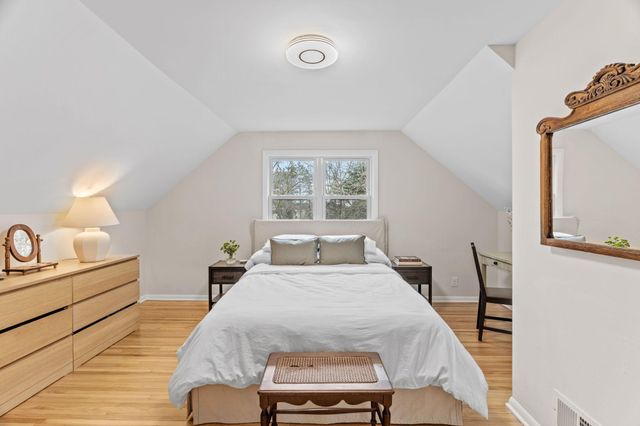 8508 Waters Edge Drive, Chanhassen, MN 55317