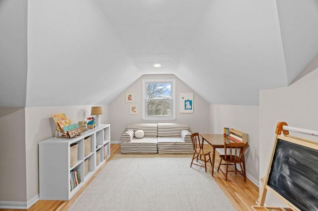 8508 Waters Edge Drive, Chanhassen, MN 55317