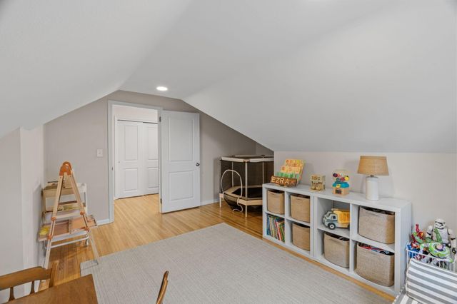 8508 Waters Edge Drive, Chanhassen, MN 55317