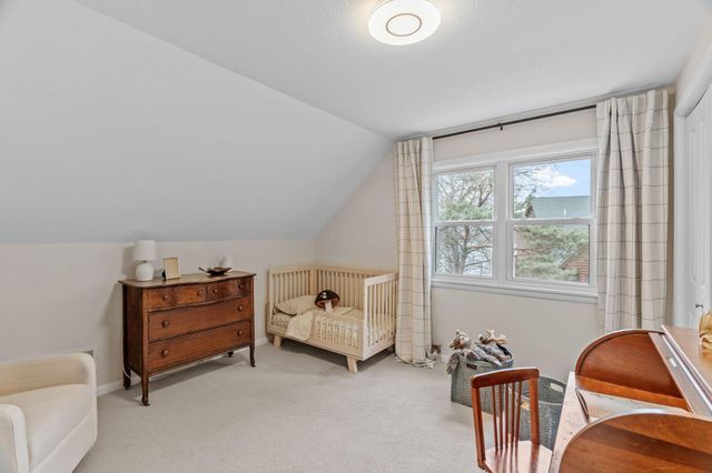 8508 Waters Edge Drive, Chanhassen, MN 55317