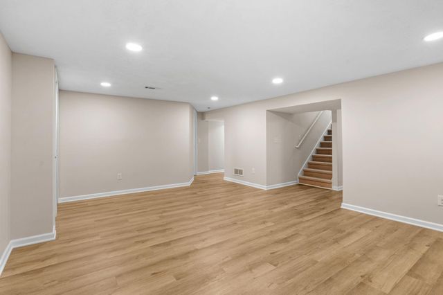 8508 Waters Edge Drive, Chanhassen, MN 55317