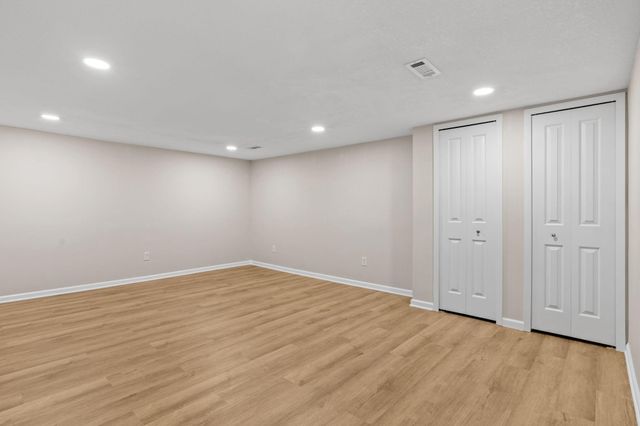 8508 Waters Edge Drive, Chanhassen, MN 55317