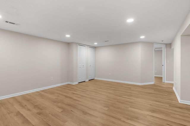 8508 Waters Edge Drive, Chanhassen, MN 55317