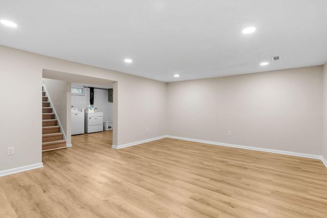 8508 Waters Edge Drive, Chanhassen, MN 55317