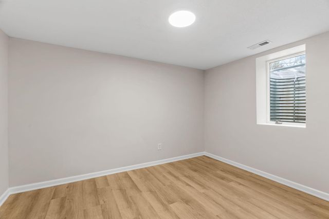 8508 Waters Edge Drive, Chanhassen, MN 55317