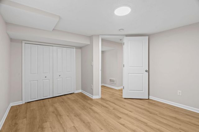 8508 Waters Edge Drive, Chanhassen, MN 55317