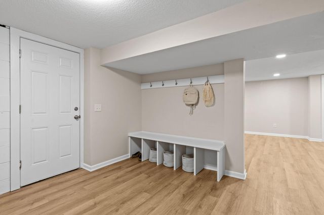 8508 Waters Edge Drive, Chanhassen, MN 55317