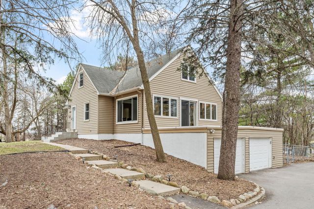 8508 Waters Edge Drive, Chanhassen, MN 55317