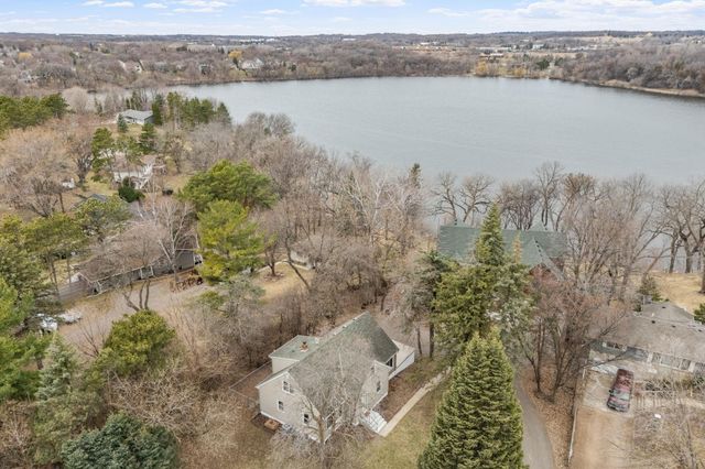8508 Waters Edge Drive, Chanhassen, MN 55317