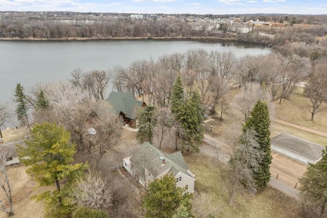 8508 Waters Edge Drive, Chanhassen, MN 55317