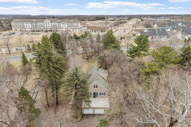 8508 Waters Edge Drive, Chanhassen, MN 55317