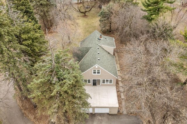 8508 Waters Edge Drive, Chanhassen, MN 55317