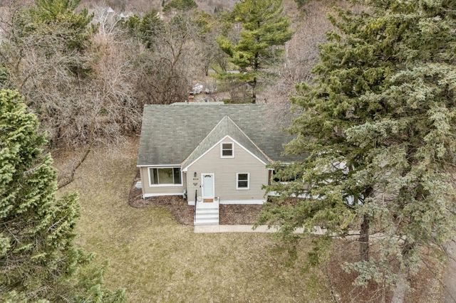 8508 Waters Edge Drive, Chanhassen, MN 55317