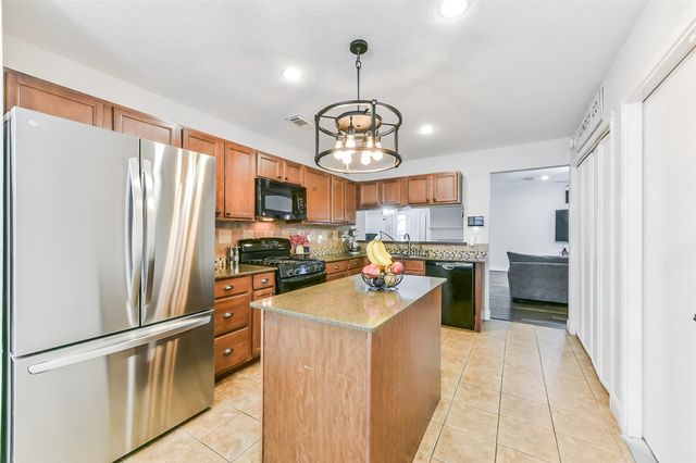 4010 Spring Branch Drive W, Pearland, TX 77584