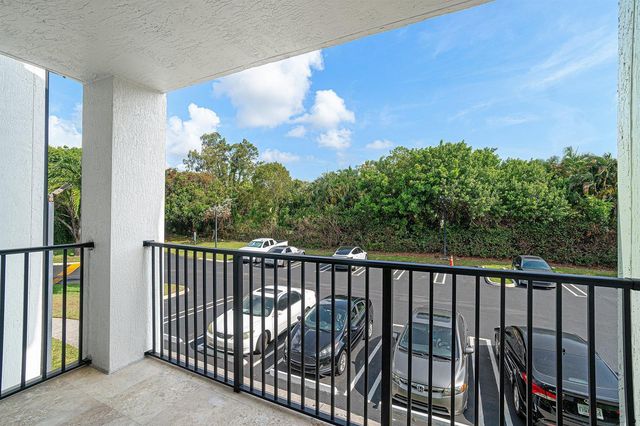 1013 VILLA Circle, Boynton Beach, FL 33435