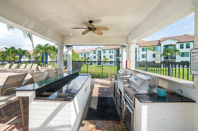 1013 VILLA Circle, Boynton Beach, FL 33435