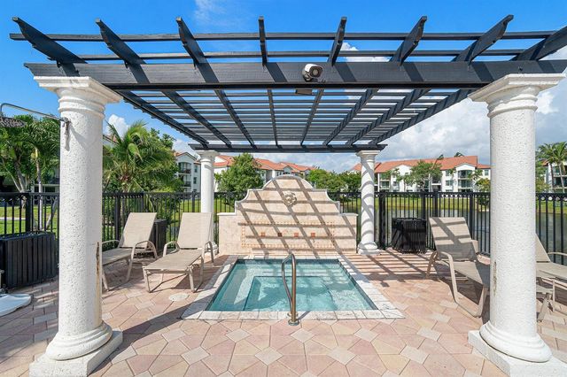 1013 VILLA Circle, Boynton Beach, FL 33435