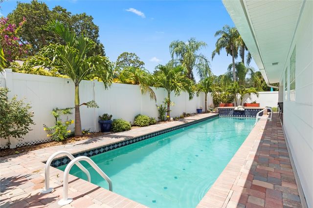 12352 83RD AVENUE, Seminole, FL 33772