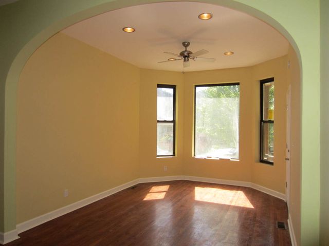 2911 N TROY Street, Chicago, IL 60618
