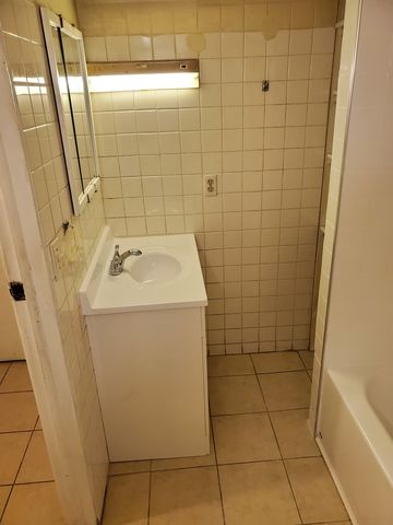 2911 N TROY Street, Chicago, IL 60618