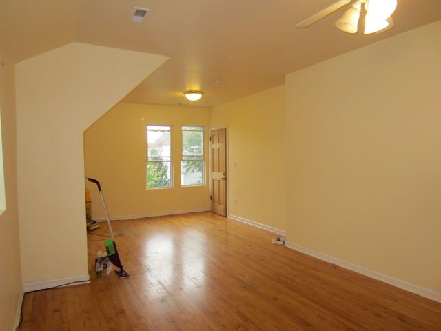 2911 N TROY Street, Chicago, IL 60618