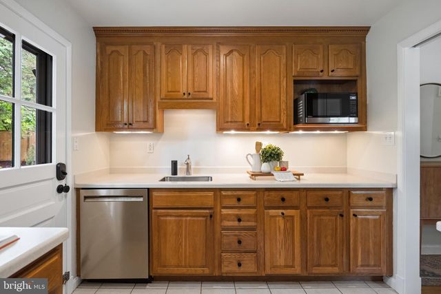 1504 DARE CT, Alexandria, VA 22308